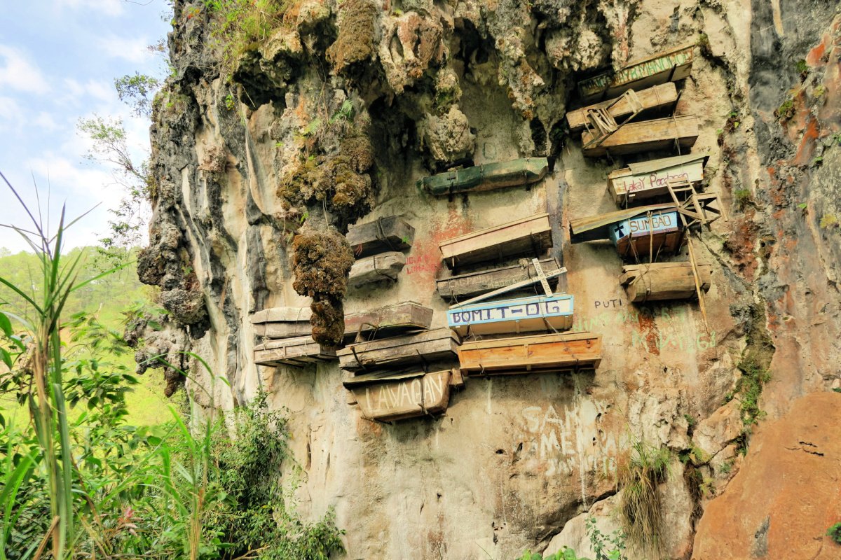 hanging-coffins-sagada